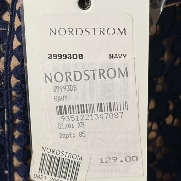 Bardot Navy Backless Lace Dress - Picture 7 of 8